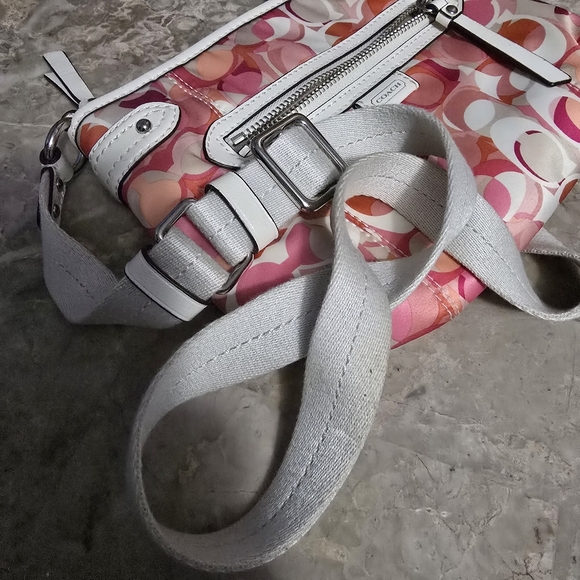 Coach Daisy Kaleidoscope Pink & White Signature Crossbody Bag - Picture 10 of 10
